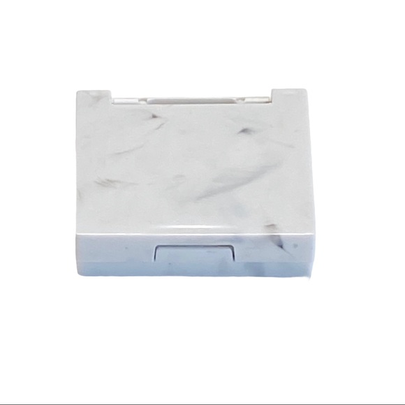 new Realher ☀︎︎ Confidence in My Glow Highlighter ☀︎︎ Subtle Sheen ☀︎︎ Natural - Picture 5 of 7